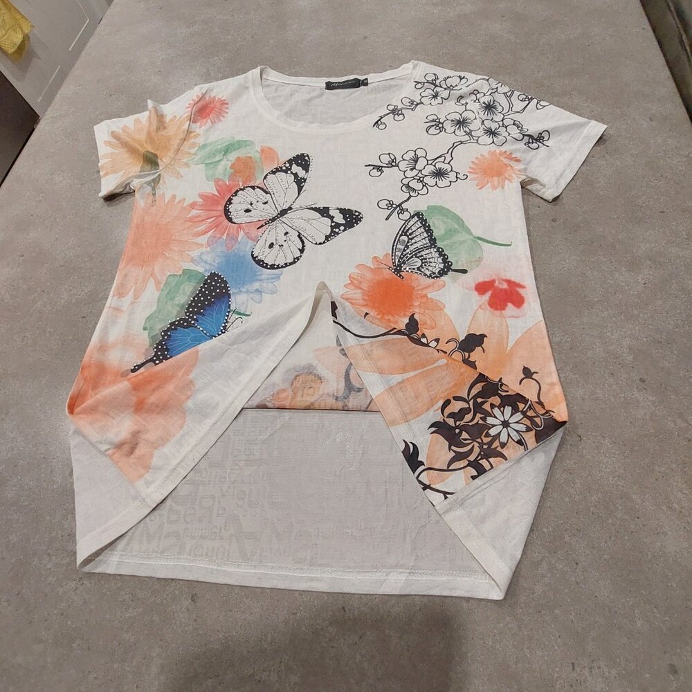 MACCINE Women's Floral/Butterfly/Rhinestones Short Sleeves Tee - SML